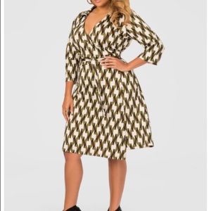 PRINTED ELBOW-SLEEVE WRAP DRESSES